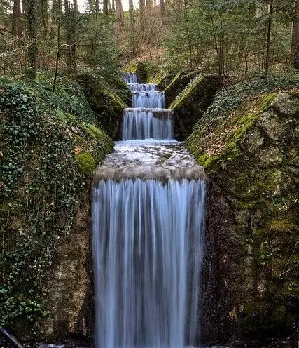 L'analyse sémiologique ne vient-elle pas à notre secours pour scruter un imaginaire ?
